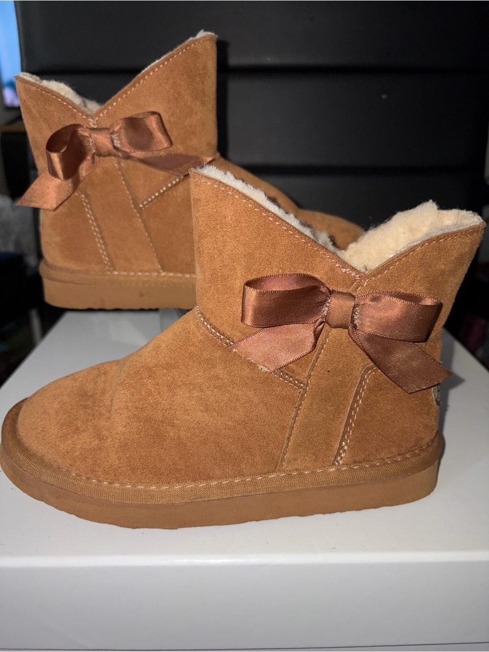PAWZ Chestnut Bow-Accent Suede Winter Slippers